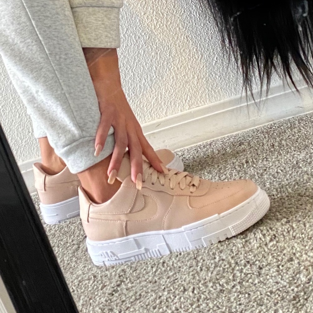 Nike Air Force 1 Pixel Sneaker